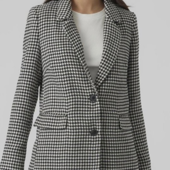 Vera Moda Curve Houndstooth Blazer - Picture 1 of 12
